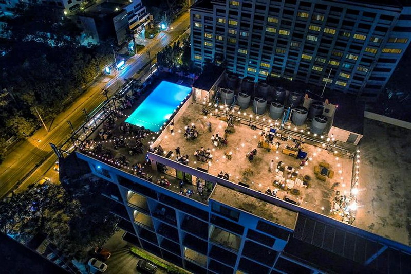 Woods Bar Rooftop, roof top restaurants in chiang mai, the best roof top restaurants in chiang mai