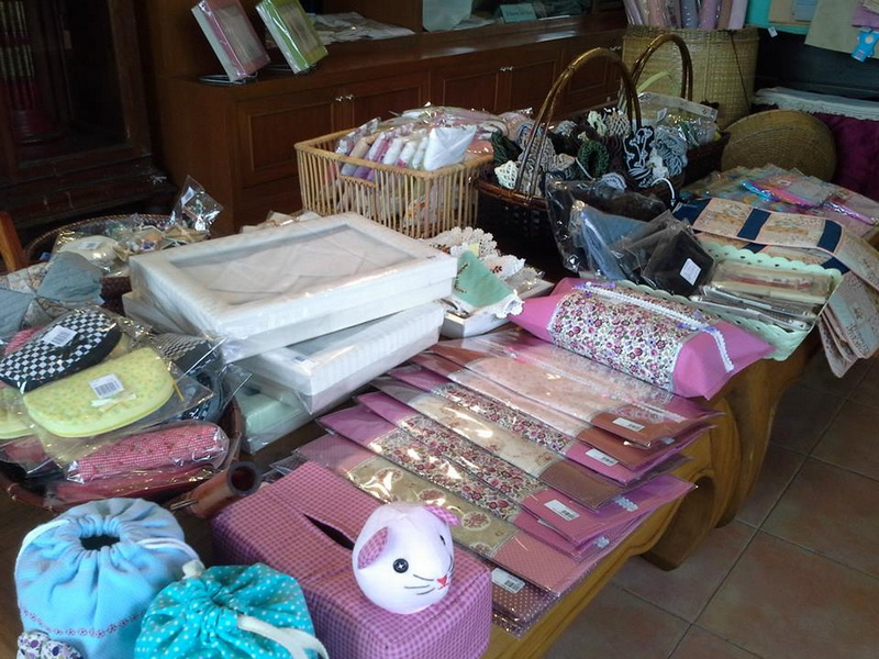 hariphunchai hand-woven fabric institute, haripunchai hand-woven fabric institute, hripunchai hand-woven fabric institute, hariphunchai hand-weaved fabric institute, hariphunchai hand-woven fabric