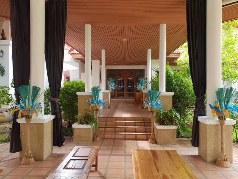 hariphunchai hand-woven fabric institute, haripunchai hand-woven fabric institute, hripunchai hand-woven fabric institute, hariphunchai hand-weaved fabric institute, hariphunchai hand-woven fabric