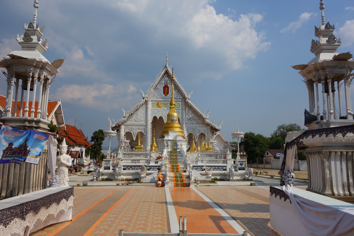 wat chiang rai, wat chiangrai, wat chiang rai in lampang, wat chiangrai in lampang, chiang rai temple, chiangrai temple, chiang rai temple in lampang, chiangrai temple in lampang