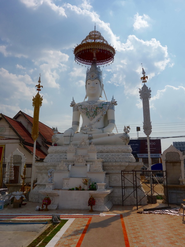 wat chiang rai, wat chiangrai, wat chiang rai in lampang, wat chiangrai in lampang, chiang rai temple, chiangrai temple, chiang rai temple in lampang, chiangrai temple in lampang