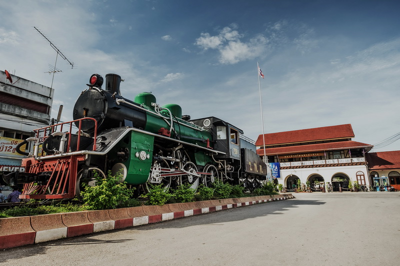 lampang trainstation, traiontation in lampang, railway station in lampang