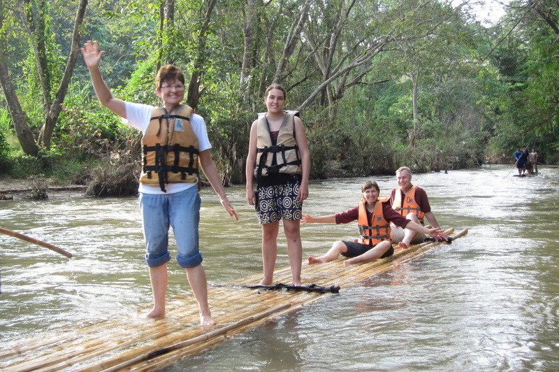 bamboo rafting maewang, bamboo rafting mae wang, bamboo rafting adventure