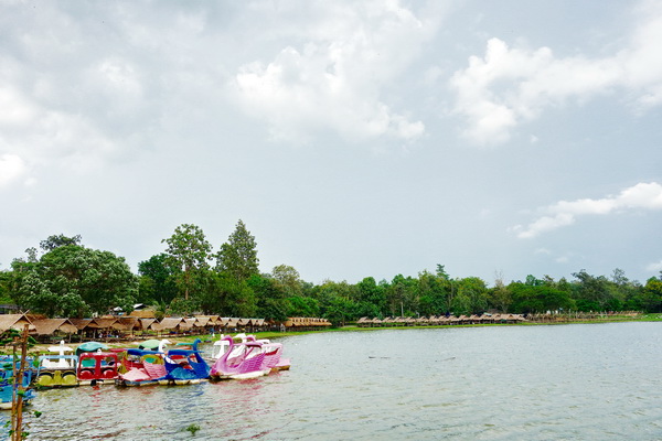 huay tung tao lake, attractions in chiang mai