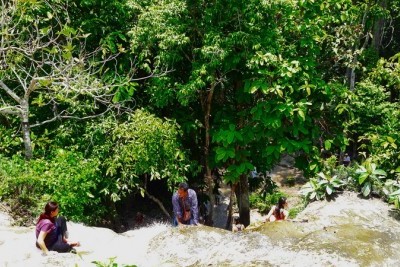 waterfalls in chiang mai, chiang mai waterfalls, famous waterfalls in chiang mai, beautiful waterfalls in chiang mai, buatong waterfall, buatong sticky waterfall, sticky waterfall, bua tong waterfall