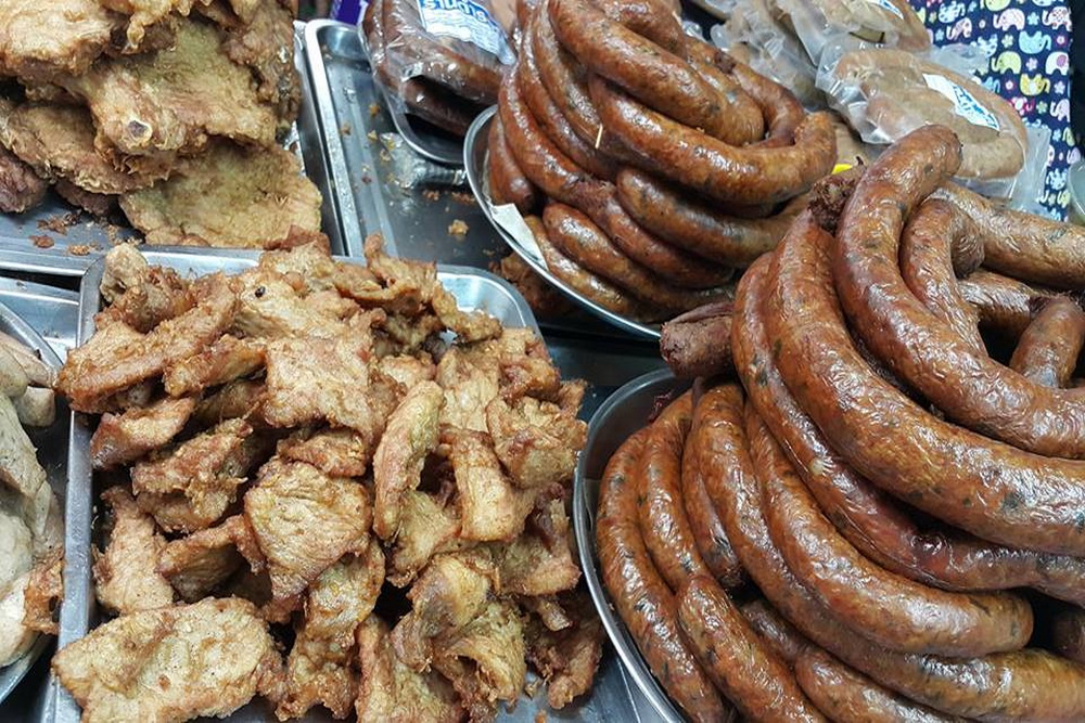 Kad Luang kad luang, warorot market, chiang mai market