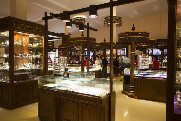 sankhampaeng, sankhampaeng road, sankhampaeng area, sankhampaeng shopping, shopping in chiang mai