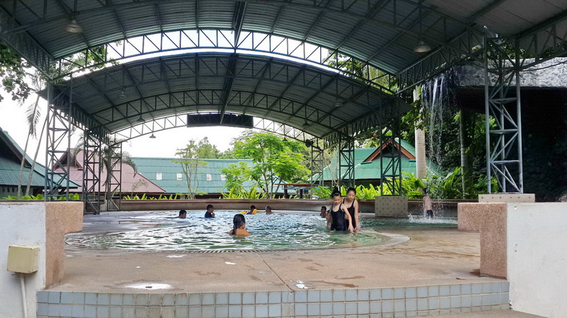 san kamphaeng hot springs, san kamphaeng hot spring, san kampang hot spring, san kampang hot springs