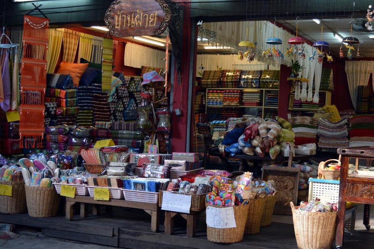 ban tawai, baan tawai, wood carving village, wood sculpture village