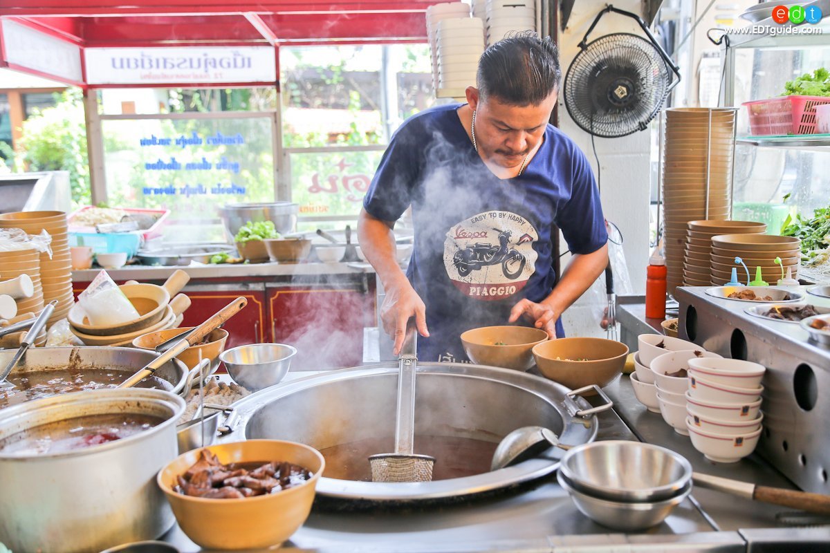 Nimman Walking Street, street food in chiang mai, the best street food in chiang mai