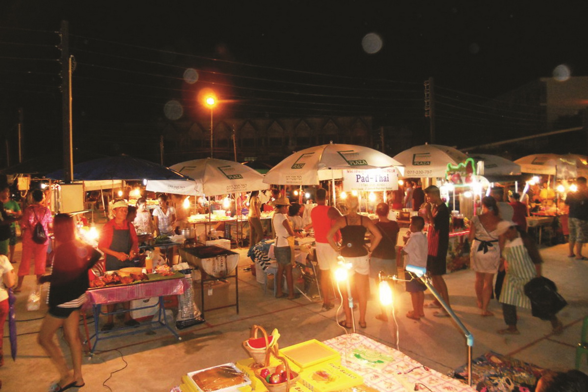 Wualai Saturday Walking Street, street food in chiang mai, the best street food in chiang mai
