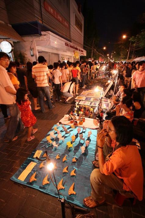 chiang rai khon muan street, chiang rai walking street, chiang rai night markets