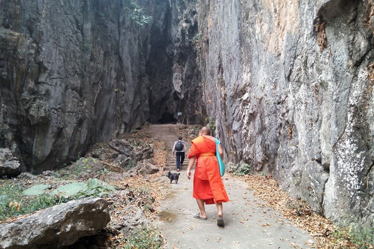 tham pum and tham pla cave, tham pla, wat tham pla, tham pla temple