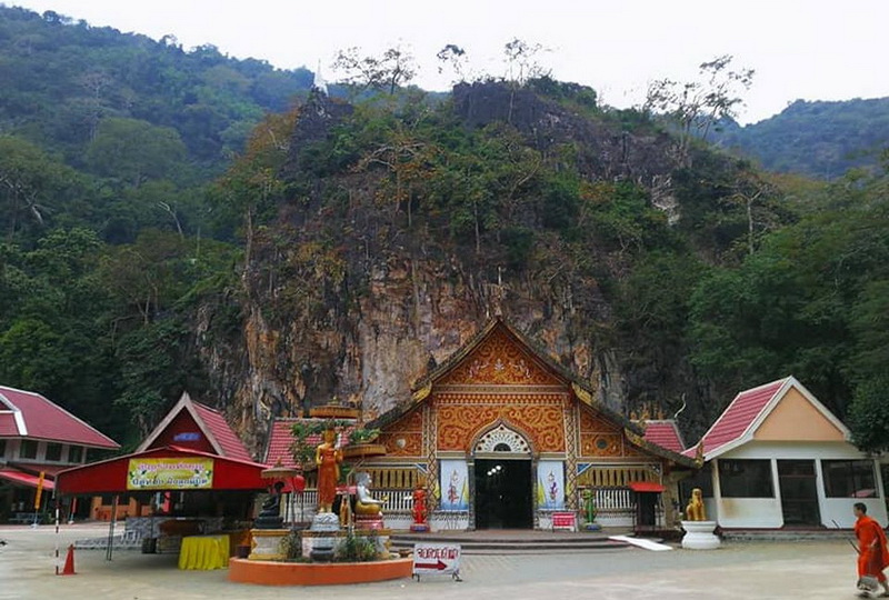 tham pum and tham pla cave, tham pla, wat tham pla, tham pla temple