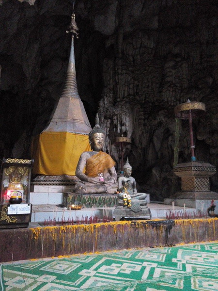 tham pum and tham pla cave, tham pla, wat tham pla, tham pla temple
