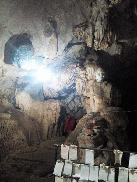 tham pum and tham pla cave, tham pla, wat tham pla, tham pla temple