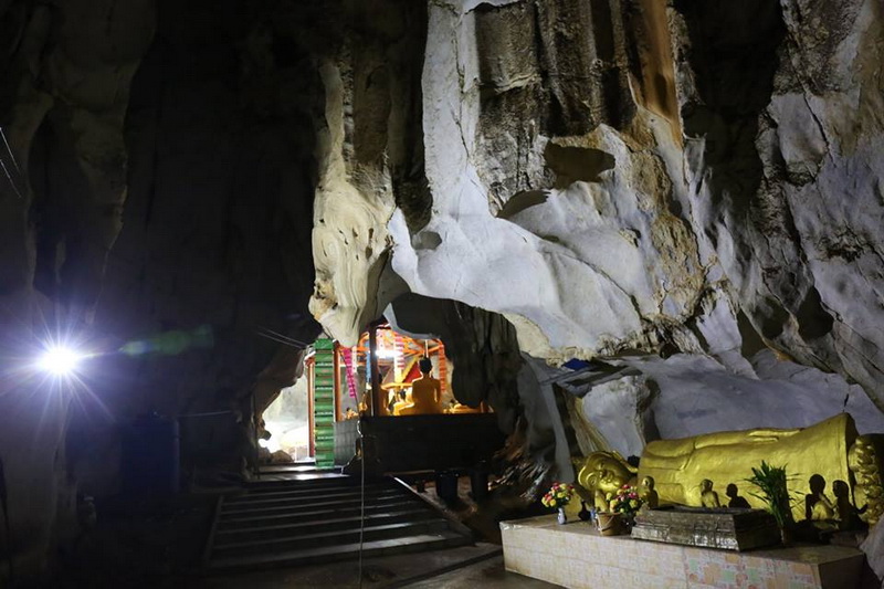 tham pum and tham pla cave, tham pum, wat tham pum, tham pum temple, tham pum cave