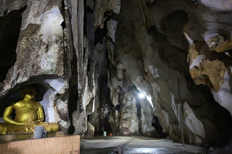 tham pum and tham pla cave, tham pum, wat tham pum, tham pum temple, tham pum cave