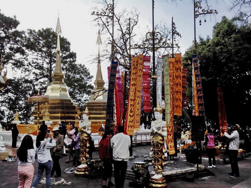 wat phra that doi tung, wat phrathat doi tung, phra that doi tung temple, phrathat doi tung temple, doi tung