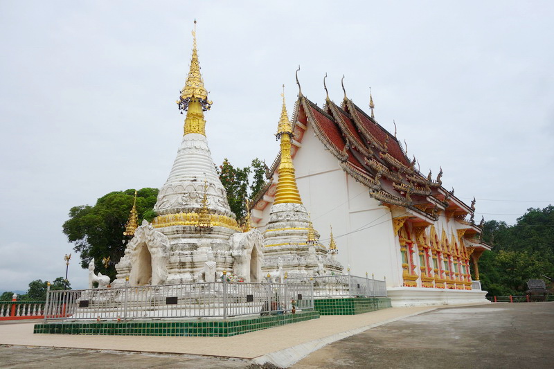 wat phrathat chom chaeng, wat phra that chom chaeng, phrathat chom chaeng temple, phra that chom chaeng temple, wat phrathat chom chaeng in mae hong son, wat phra that chom chaeng in mae hong son, phra that chom chaeng temple in mae hong son, phrathat chom chaeng temple in mae hong son