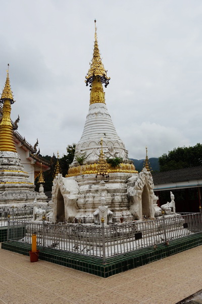 wat phrathat chom chaeng, wat phra that chom chaeng, phrathat chom chaeng temple, phra that chom chaeng temple, wat phrathat chom chaeng in mae hong son, wat phra that chom chaeng in mae hong son, phra that chom chaeng temple in mae hong son, phrathat chom chaeng temple in mae hong son