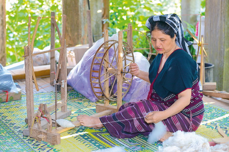 ban huai hom karen village, ban huai hom, baan huai hom, huai hom karen village