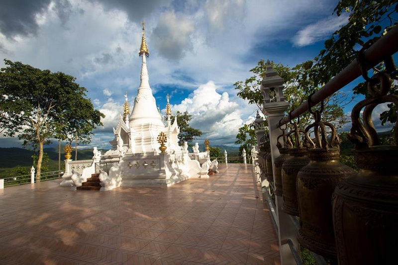 Wat Phrathat Chom Mon