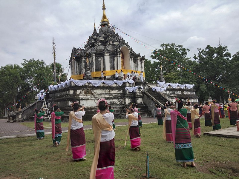 wat phra yuen, phra yuen temple, wat aranyikaram, wat phra yuen lamphun, phra yuen temple lamphun, wat aranyikaram lamphun