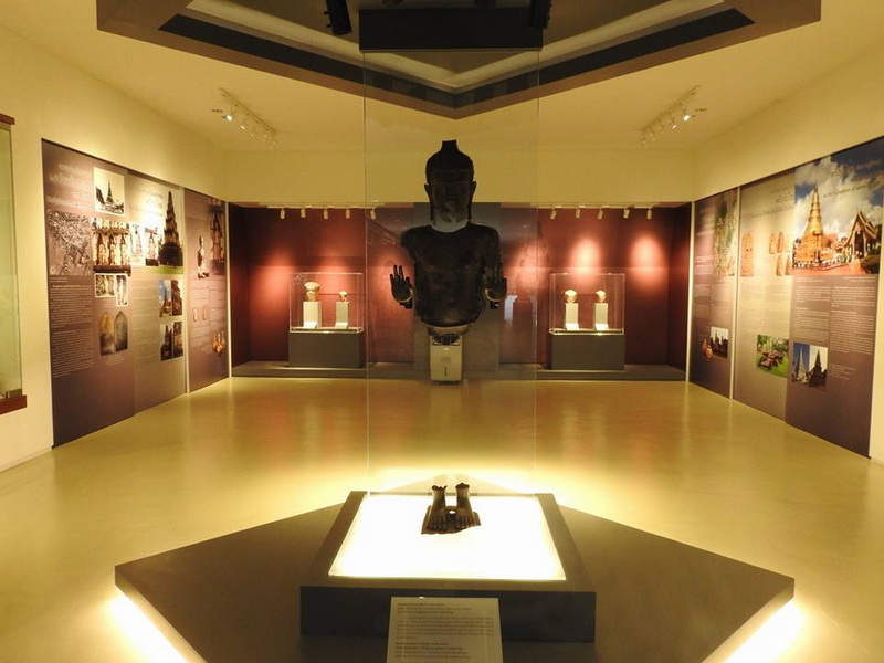haripunchai national museum, hariphunchai national museum, hripunchai national museum, hriphunchai national museum