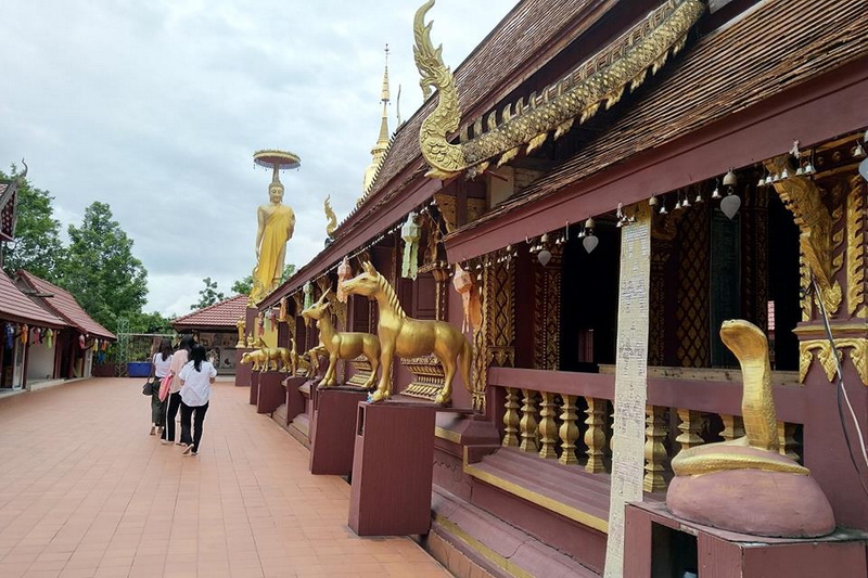 kruba srivichai monument, kruba sri vichai monument, kruba srivichai monument lamphun, kruba sriwichai monument, kruba sri wichai monument, kruba sri wichai monument lamphun