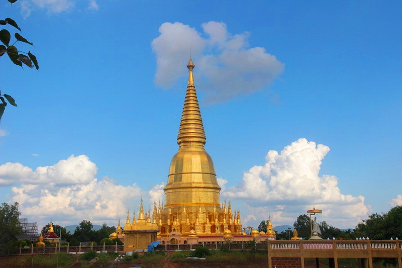 wat mahathat chedi sri wiangchai, mahathat chedi sri wiangchai, mahathat chedi sri wiangchai temple, maha that chedi sri wiangchai, wat maha that chedi sri wiangchai, maha that chedi sri wiangchai temple