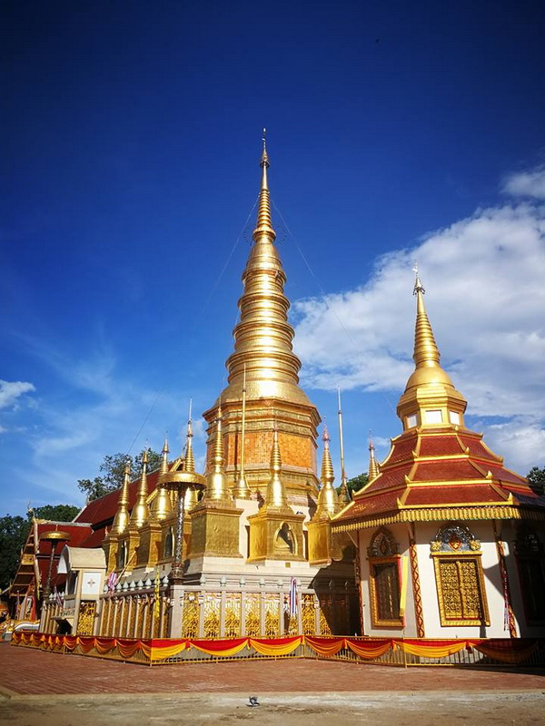wat phra buddha bhat huai tom, wat phra buddha bat huai tom, phra buddha bhat huai tom temple, phra buddha bat huai tom temple, wat phra bhat huai tom, phra bhat huai tom temple, wat phra bat huai tom, phra bat huai tom temple