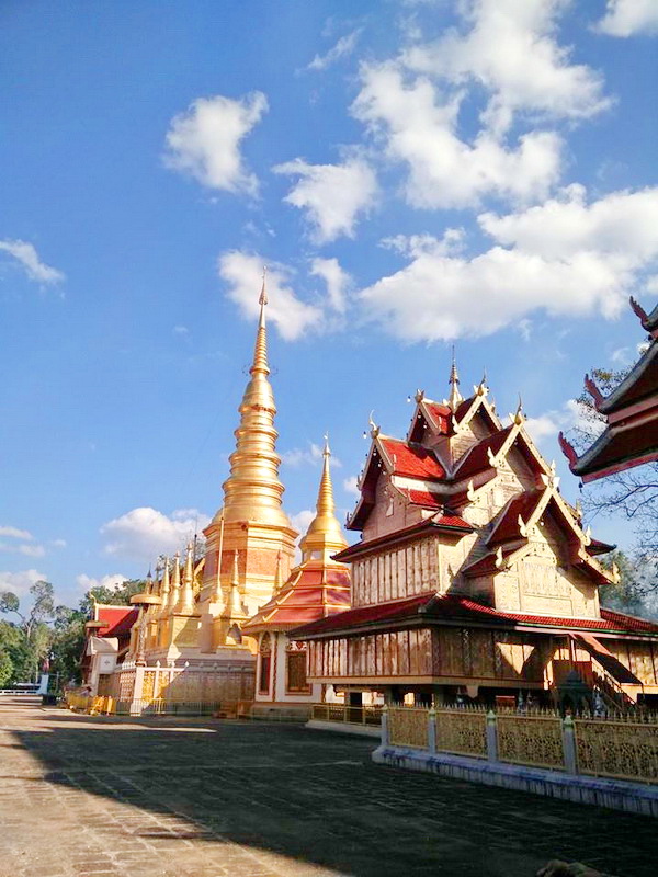 wat phra buddha bhat huai tom, wat phra buddha bat huai tom, phra buddha bhat huai tom temple, phra buddha bat huai tom temple, wat phra bhat huai tom, phra bhat huai tom temple, wat phra bat huai tom, phra bat huai tom temple