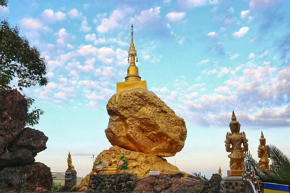 wat phra buddha bhat phrathat intr kwaen, phra buddha bhat phrathat intr kwaen temple, phra bhat phrathat intr kwaen, phra bhat phra that intr kwaen, wat phra buddha bhat phra that intr kwaen, phra buddha bhat phra that intr kwaen temple