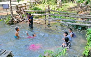 buatong waterfall, buatong sticky waterfall, sticky waterfall, bua tong waterfall