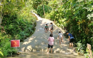 buatong waterfall, buatong sticky waterfall, sticky waterfall, bua tong waterfall