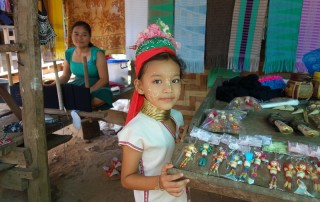 huay pu keng, baan huay pu keng, long neck village, baan nam phiang din, baan nam piang din