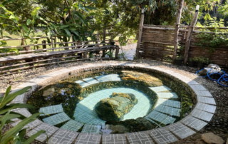 ban yang pu toh natural hot sprins, ban yang pu toh natural hot springs, ban yang pu toh hot spring, onsen hot spring ban yang pu toh, soaking and bathing in the natural hot spring pool