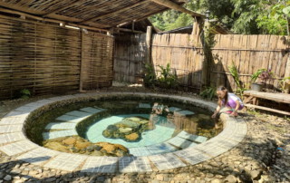 ban yang pu toh natural hot sprins, ban yang pu toh natural hot springs, ban yang pu toh hot spring, onsen hot spring ban yang pu toh, soaking and bathing in the natural hot spring pool
